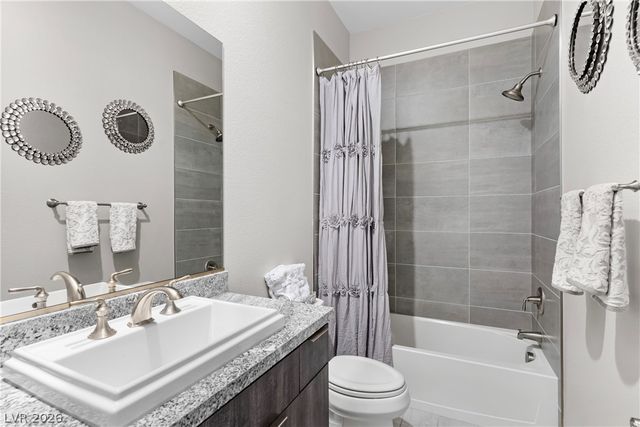 8811 Italian Trotter Court, Las Vegas, NV 89113