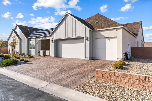 8811 Italian Trotter Court, Las Vegas, NV 89113