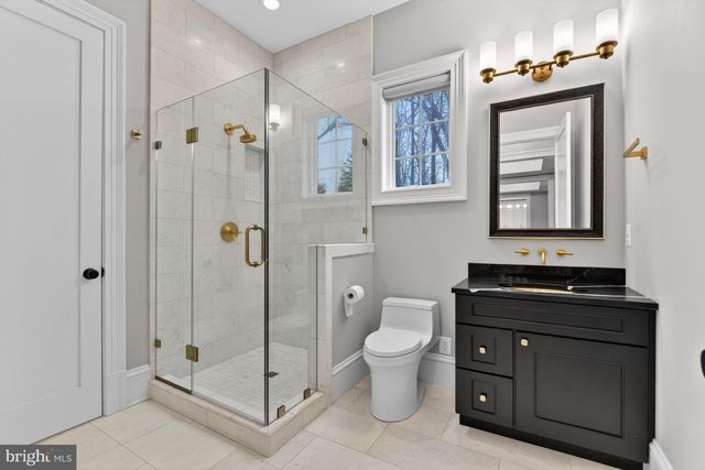 7002 RIVER OAKS DR, Mclean, VA 22101