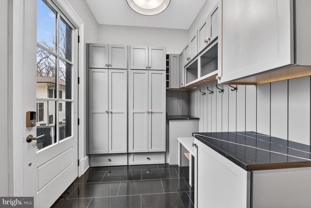 7002 RIVER OAKS DR, Mclean, VA 22101