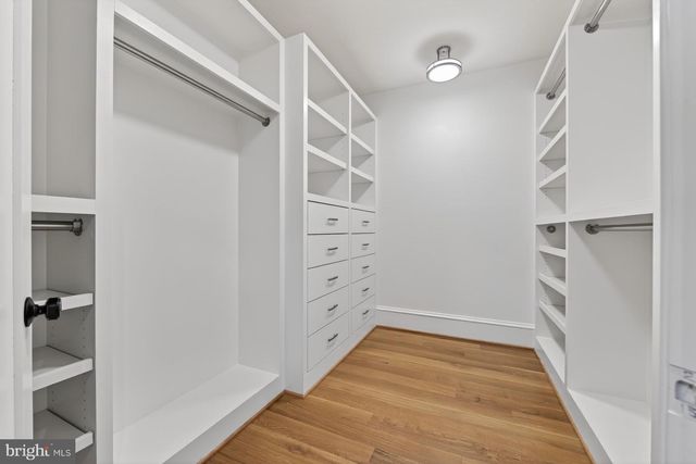 7002 RIVER OAKS DR, Mclean, VA 22101