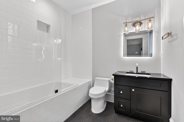 7002 RIVER OAKS DR, Mclean, VA 22101