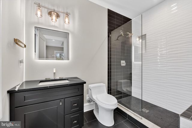 7002 RIVER OAKS DR, Mclean, VA 22101