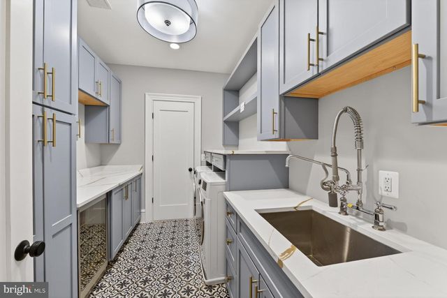 7002 RIVER OAKS DR, Mclean, VA 22101