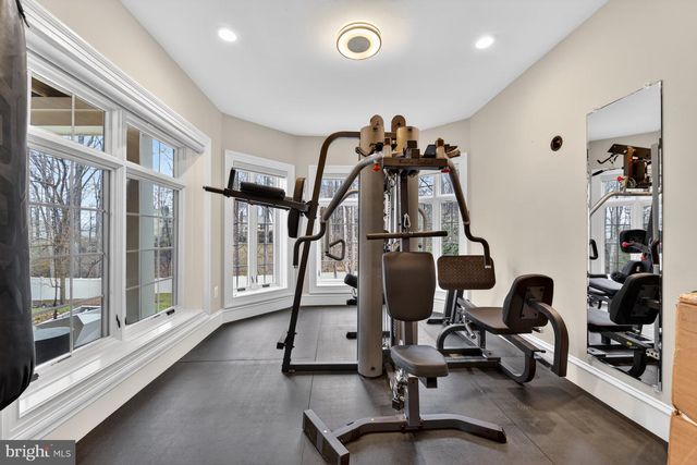 7002 RIVER OAKS DR, Mclean, VA 22101