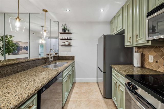 11711 Memorial Drive 272, Houston, TX 77024
