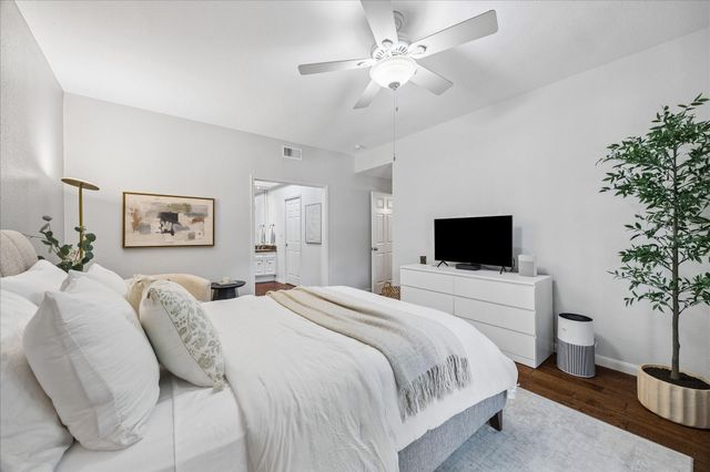 11711 Memorial Drive 272, Houston, TX 77024