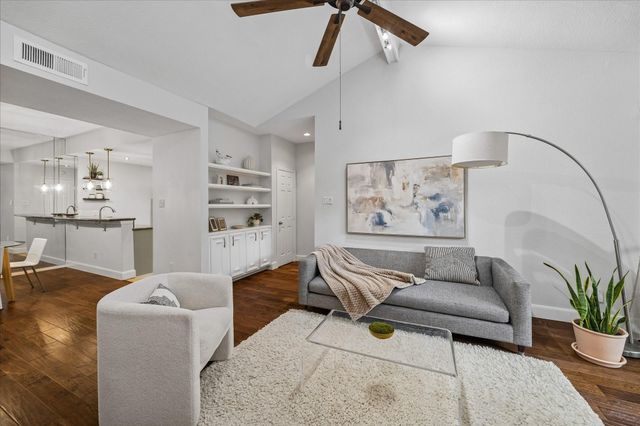 11711 Memorial Drive 272, Houston, TX 77024
