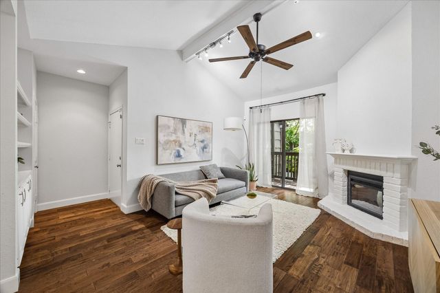 11711 Memorial Drive 272, Houston, TX 77024