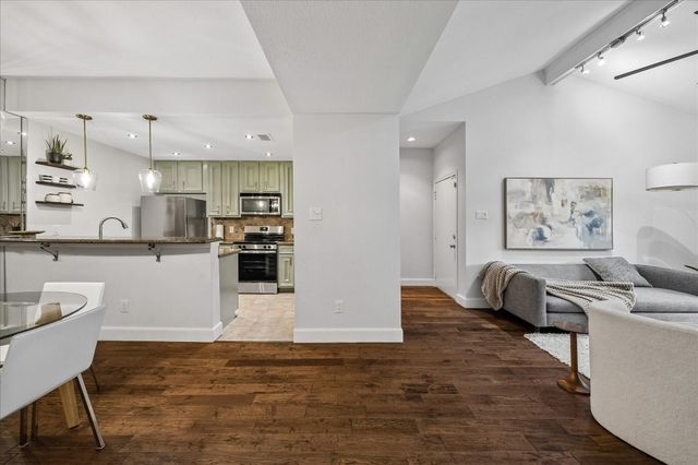 11711 Memorial Drive 272, Houston, TX 77024