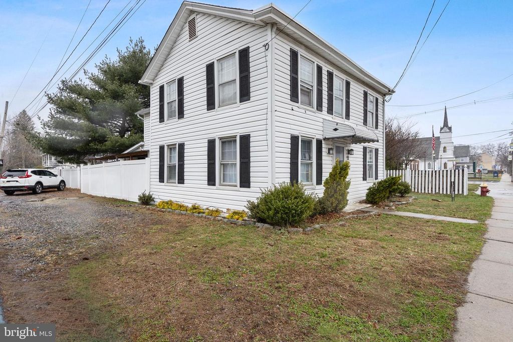 Image 2 of property listing at 11 MAIN ST, Englishtown, NJ 07726