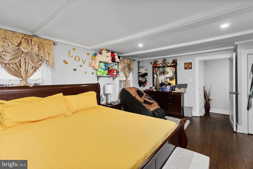 Image 13 of property listing at 11 MAIN ST, Englishtown, NJ 07726