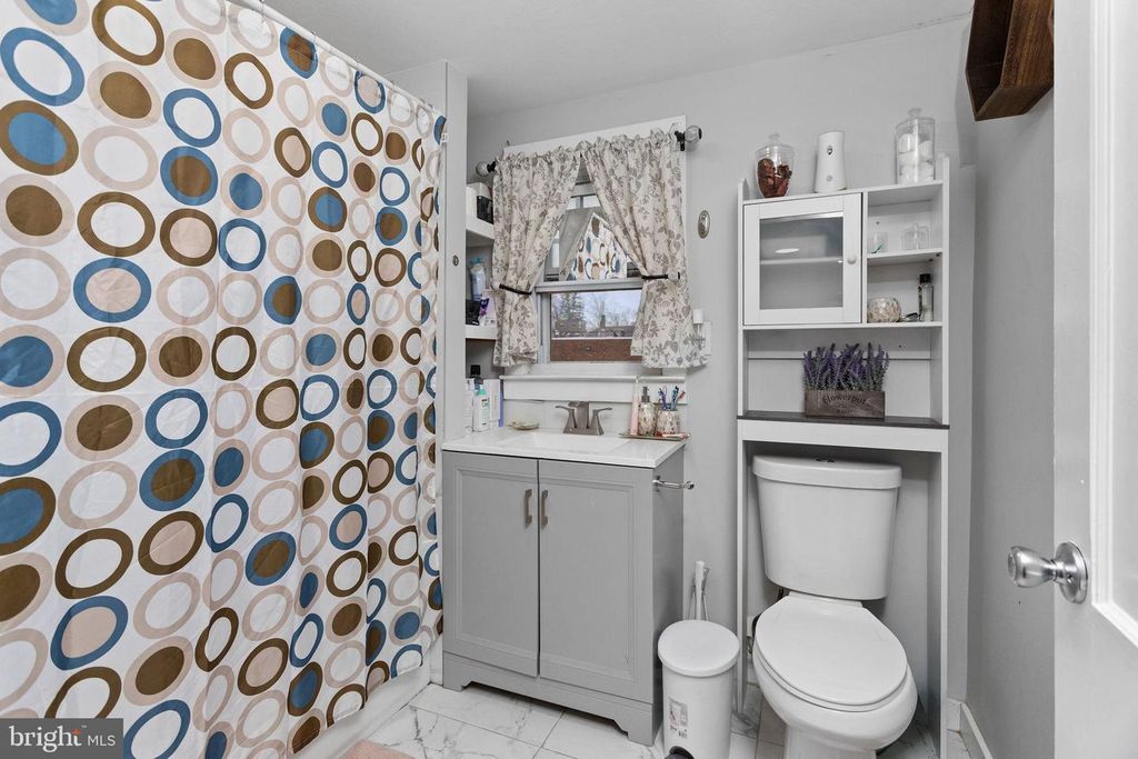 Image 14 of property listing at 11 MAIN ST, Englishtown, NJ 07726