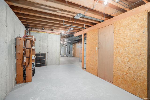 17633 Cobblestone Court, South Bend, IN 46635