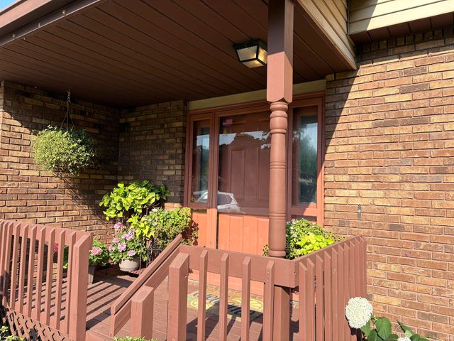 17633 Cobblestone Court, South Bend, IN 46635