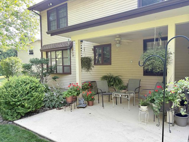 17633 Cobblestone Court, South Bend, IN 46635
