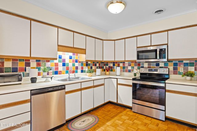 1425 Secretariat Blvd, Knoxville, TN 37931