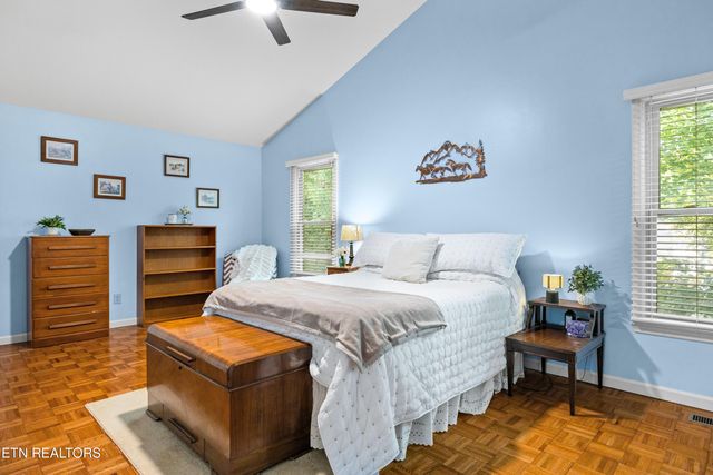 1425 Secretariat Blvd, Knoxville, TN 37931