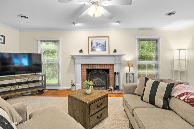 1425 Secretariat Blvd, Knoxville, TN 37931