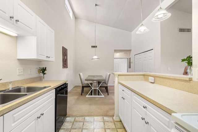 185 PEARL LAKE CAUSEWAY 214, Altamonte Springs, FL 32714