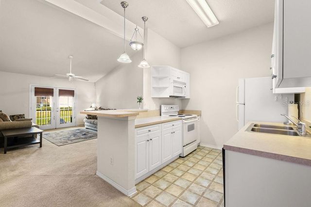 185 PEARL LAKE CAUSEWAY 214, Altamonte Springs, FL 32714