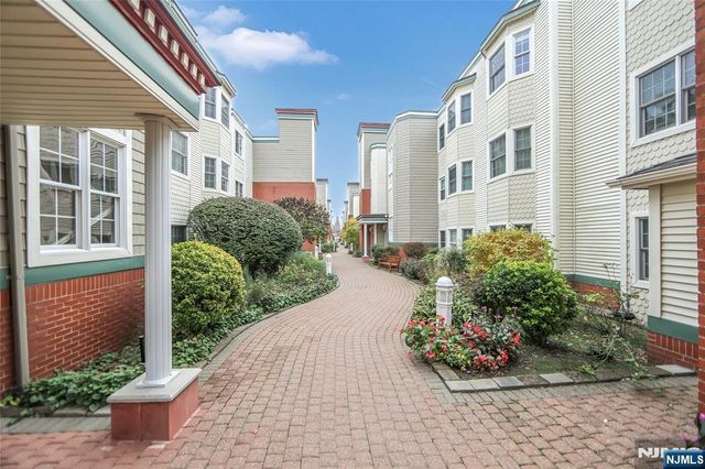 337 The Promenade 337, Edgewater, NJ 07013