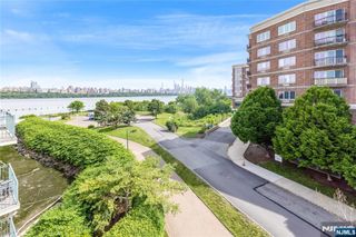 337 The Promenade 337, Edgewater, NJ 07013