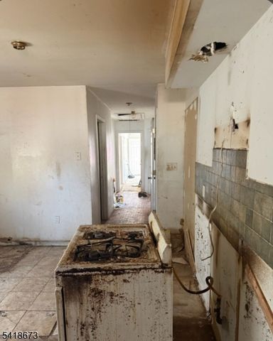 328 Hawthorne Ave, Newark City, NJ 07112