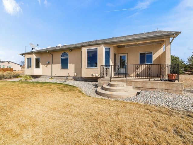 1107 S Papago Dr, Pueblo West, CO 81007