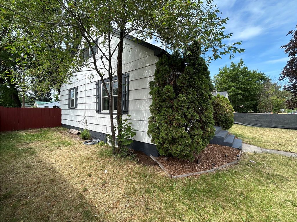 Image 2 of property listing at 2001 S 14th Street W, Missoula, MT 59801