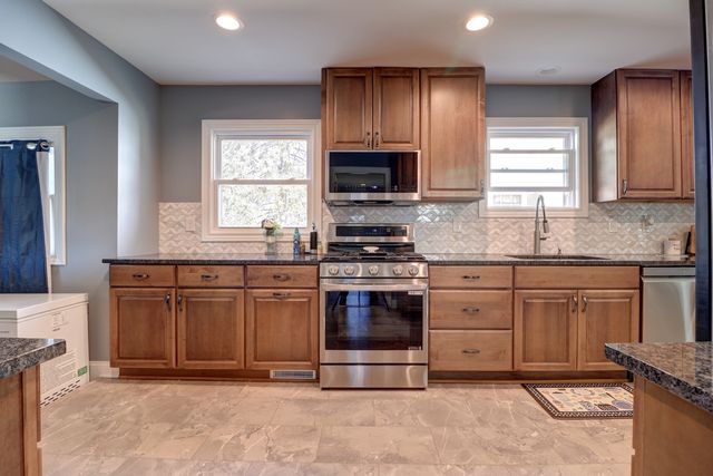 1501 1st Avenue, Sterling, IL 61081