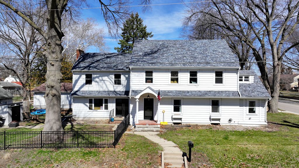 1501 1st Avenue, Sterling, IL 61081