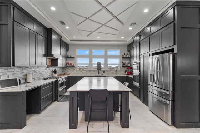 2426 Loxley Dr, Corpus Christi, TX 78415