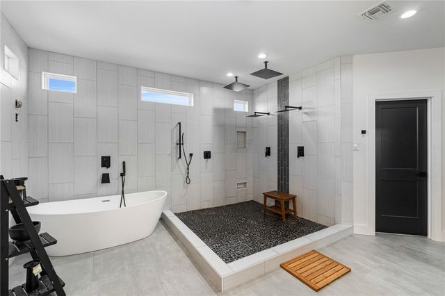 2426 Loxley Dr, Corpus Christi, TX 78415