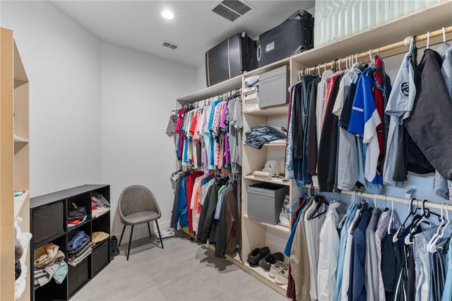 2426 Loxley Dr, Corpus Christi, TX 78415