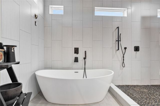 2426 Loxley Dr, Corpus Christi, TX 78415