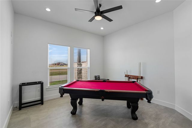 2426 Loxley Dr, Corpus Christi, TX 78415