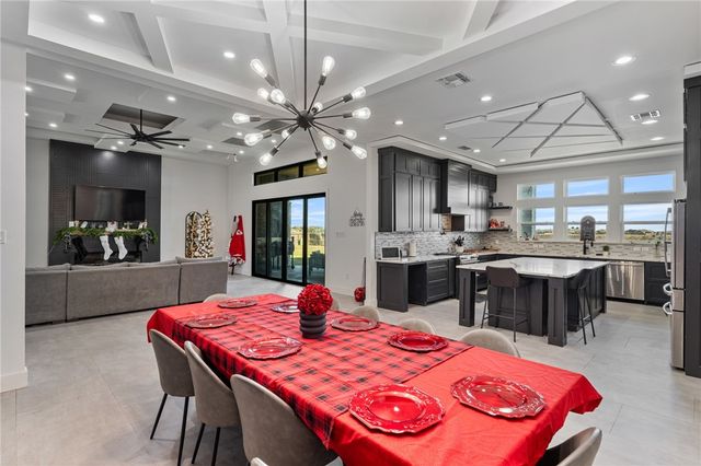 2426 Loxley Dr, Corpus Christi, TX 78415