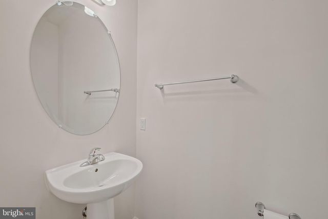 242 CHARTERHOUSE ST, Falling Waters, WV 25419