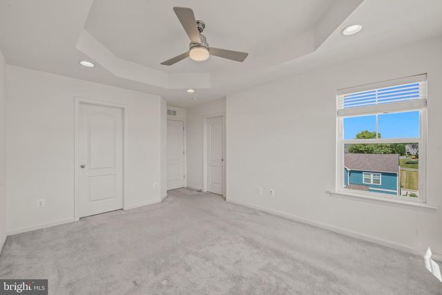 242 CHARTERHOUSE ST, Falling Waters, WV 25419
