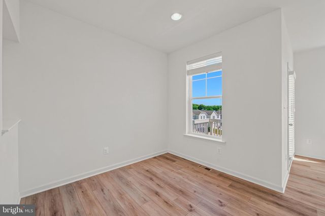242 CHARTERHOUSE ST, Falling Waters, WV 25419