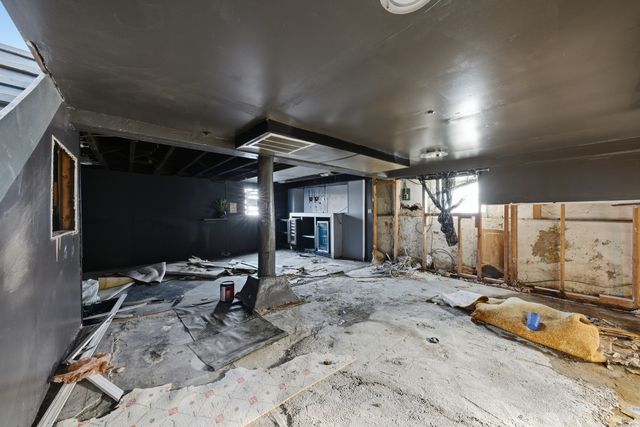 8750 S Princeton Avenue, Chicago, IL 60620