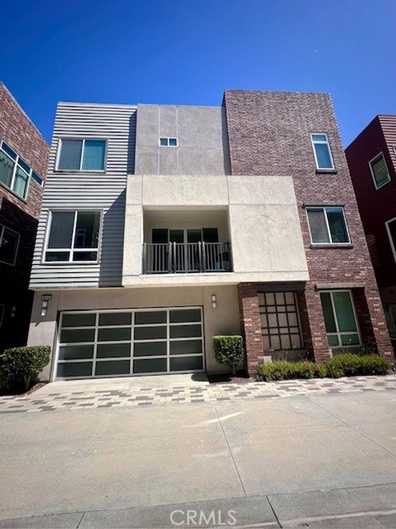 812 Brickyard, Costa Mesa, CA 92627