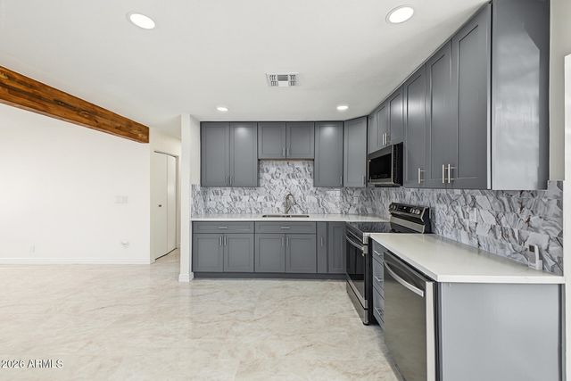 7525 E MORELAND Street, Scottsdale, AZ 85257