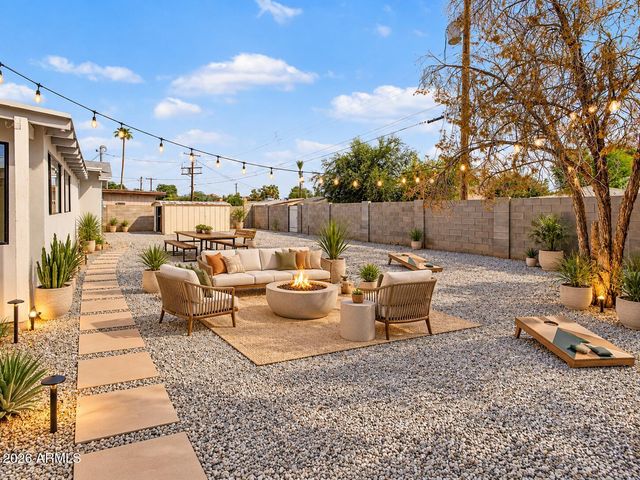 7525 E MORELAND Street, Scottsdale, AZ 85257