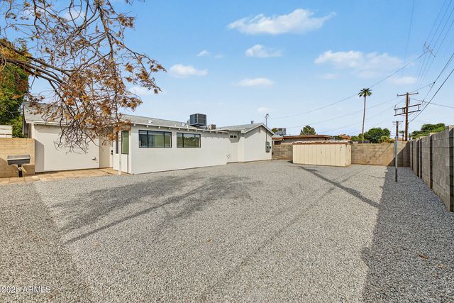 7525 E MORELAND Street, Scottsdale, AZ 85257