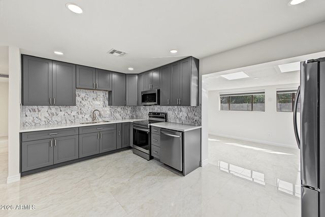 7525 E MORELAND Street, Scottsdale, AZ 85257