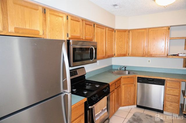 62 Colleen Court, South Brunswick, NJ 08824