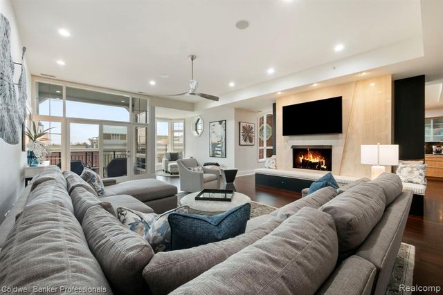 801 W Ann Arbor Trail 306, Plymouth, MI 48170