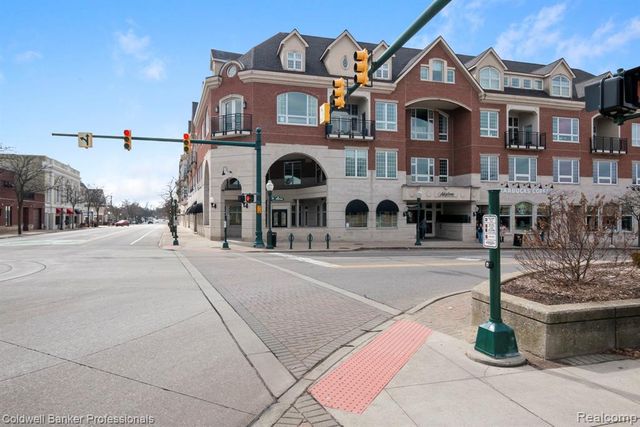 801 W Ann Arbor Trail 306, Plymouth, MI 48170